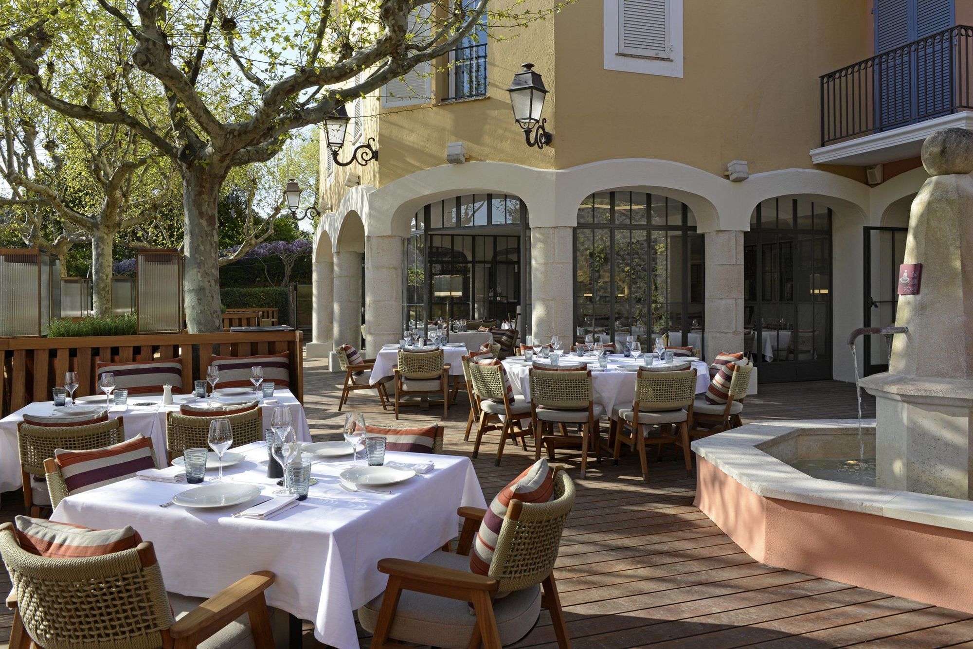 Hotel Byblos 쎙뜨호뻬 레스토랑 사진
